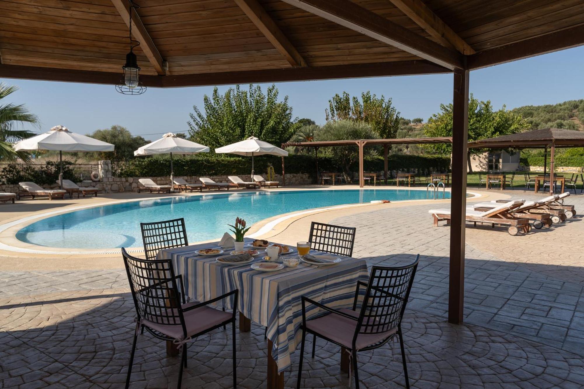 Tsokas Hotel Finikounta Exterior photo