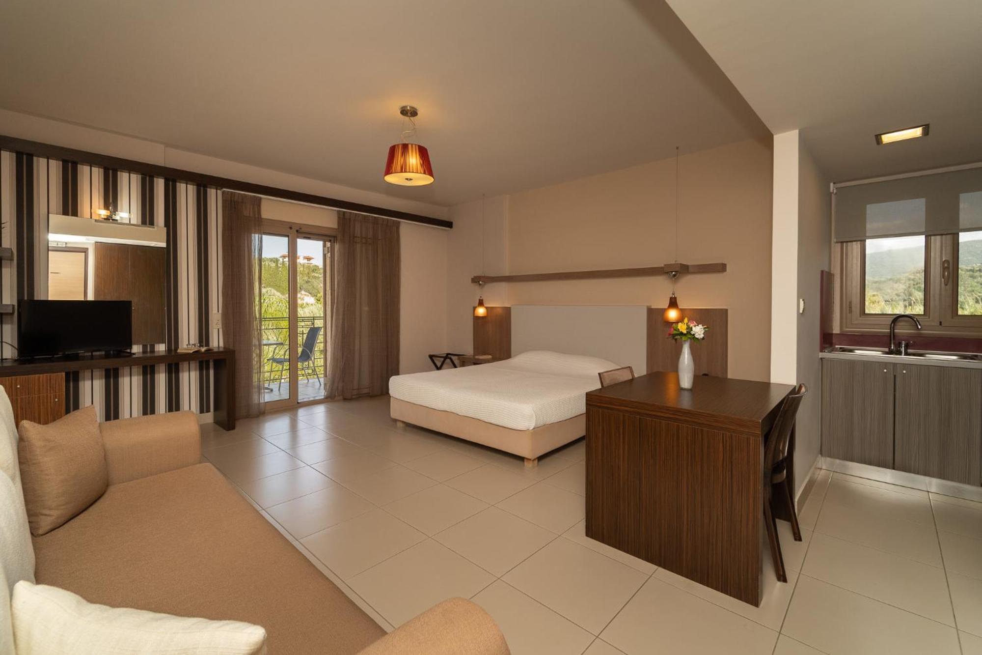 Tsokas Hotel Finikounta Exterior photo