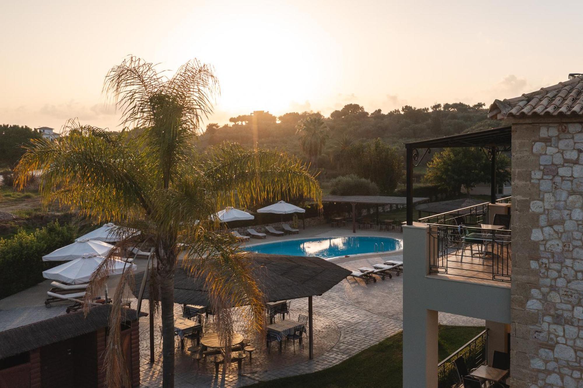 Tsokas Hotel Finikounta Exterior photo